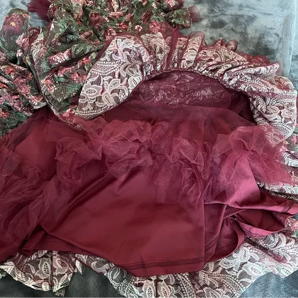 Green/burgundy day floral Mia Joy voluminous mini dress - Picture 10 of 11